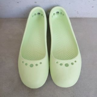 クロックス(crocs)のクロックス　crocs　サンダル　フラット　サイズ4  22.0-22.5cm(サンダル)