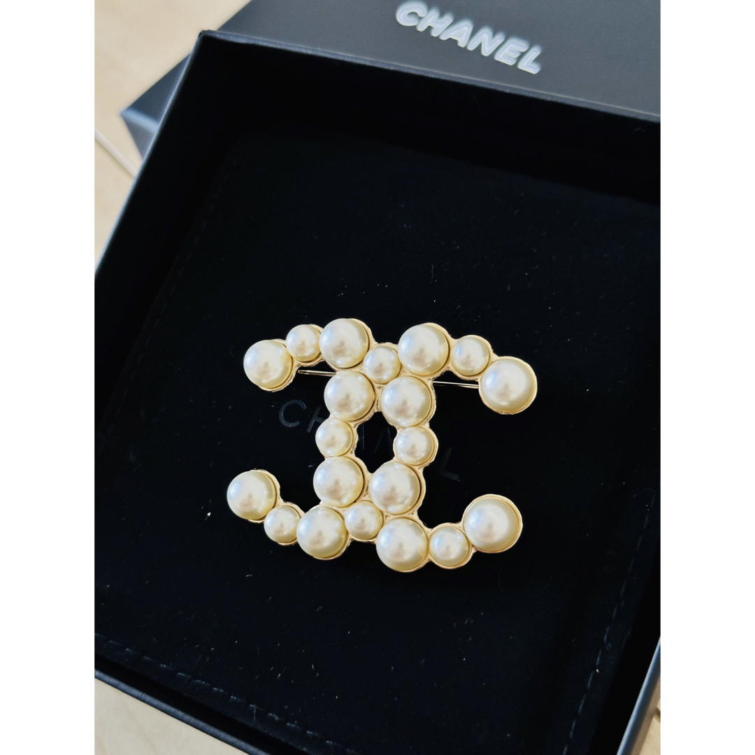 結婚式♥️ CHANEL シャネル ♥️パール　ブローチ　g-dragon使用タイプ