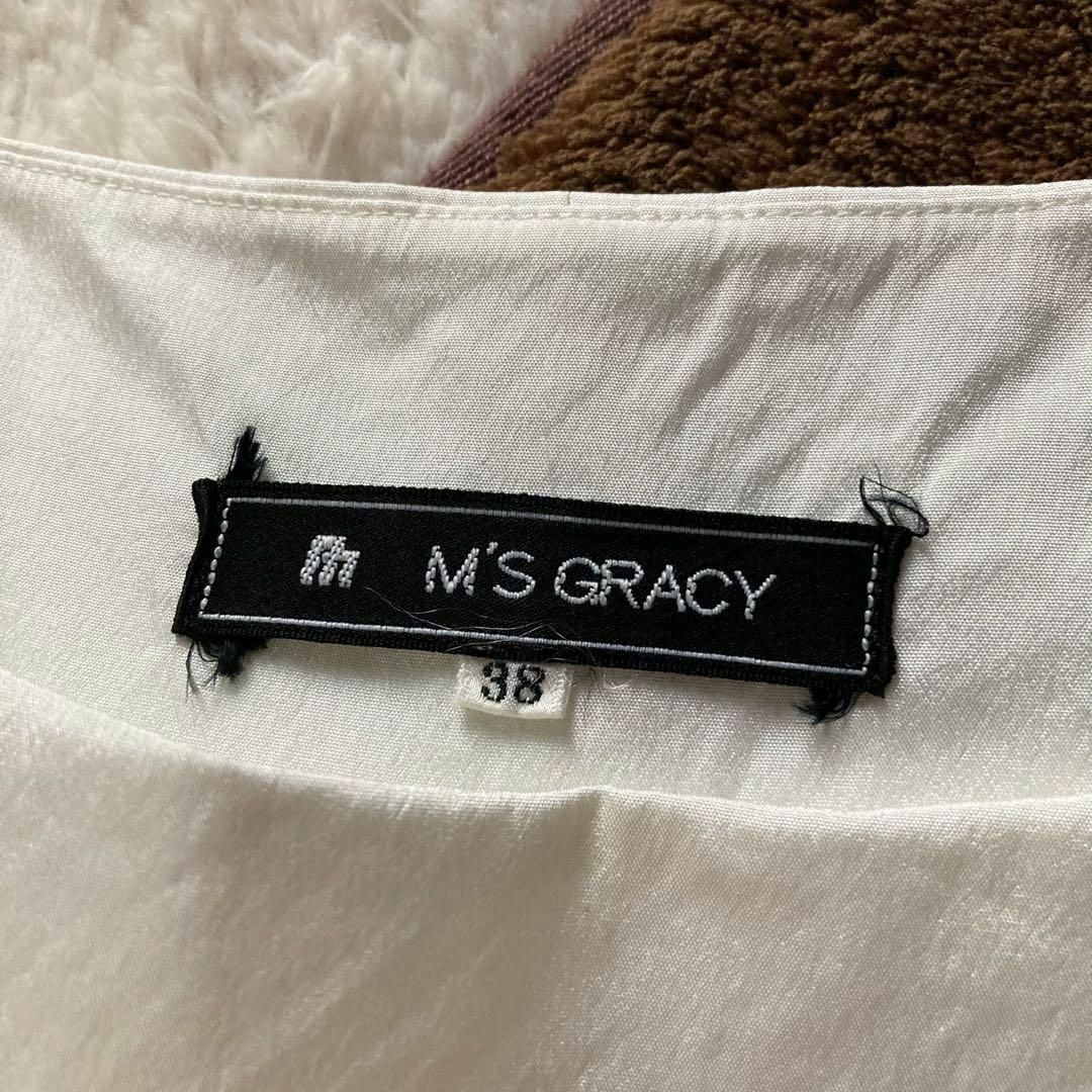 M'S GRACY(エムズグレイシー)のエムズグレイシー　ノースリーブフレアワンピース　エンブロイダリー　花柄　光沢あり レディースのワンピース(ひざ丈ワンピース)の商品写真