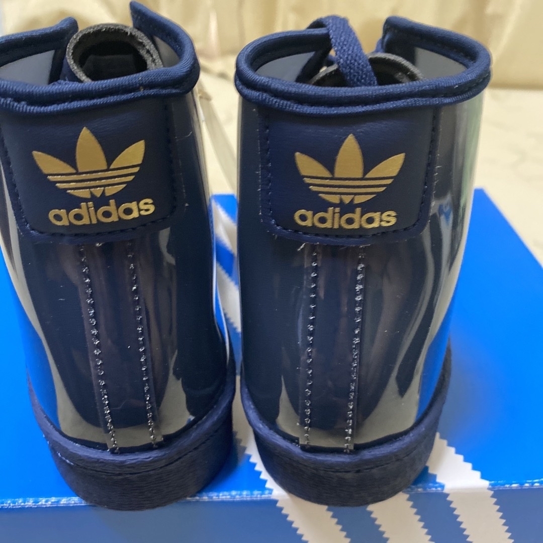 adidas ブロンディプロモデル