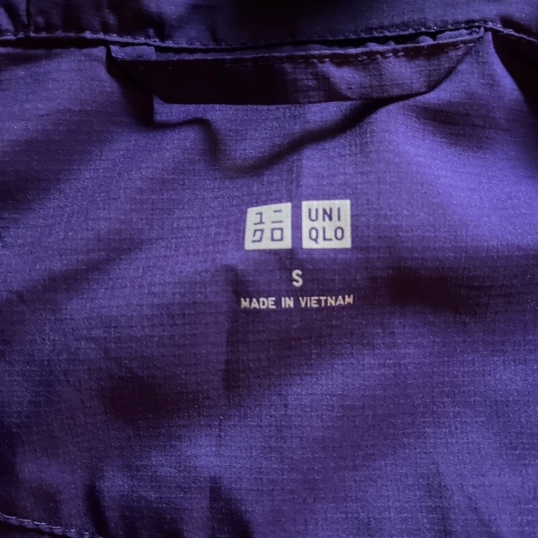 UNIQLO(ユニクロ)のUNIQLOユニクロポケッタブルUVカットパーカー収納袋有り メンズのジャケット/アウター(ナイロンジャケット)の商品写真