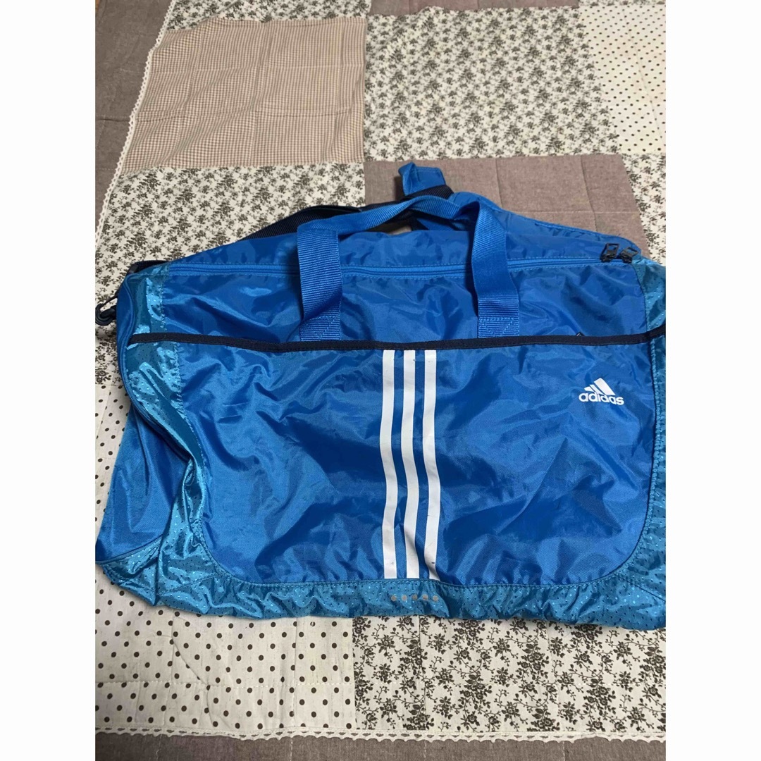 adidas(アディダス)のadidas   旅行バック インテリア/住まい/日用品の日用品/生活雑貨/旅行(旅行用品)の商品写真