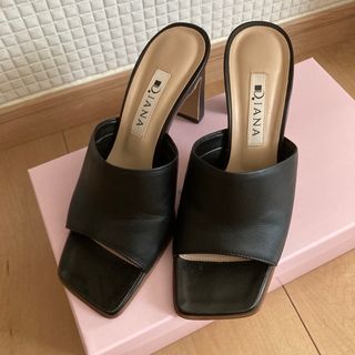 ダイアナ(DIANA)の【専用】ダイアナ　DIANA 今シーズン　ミュール　美品　黒　(ミュール)