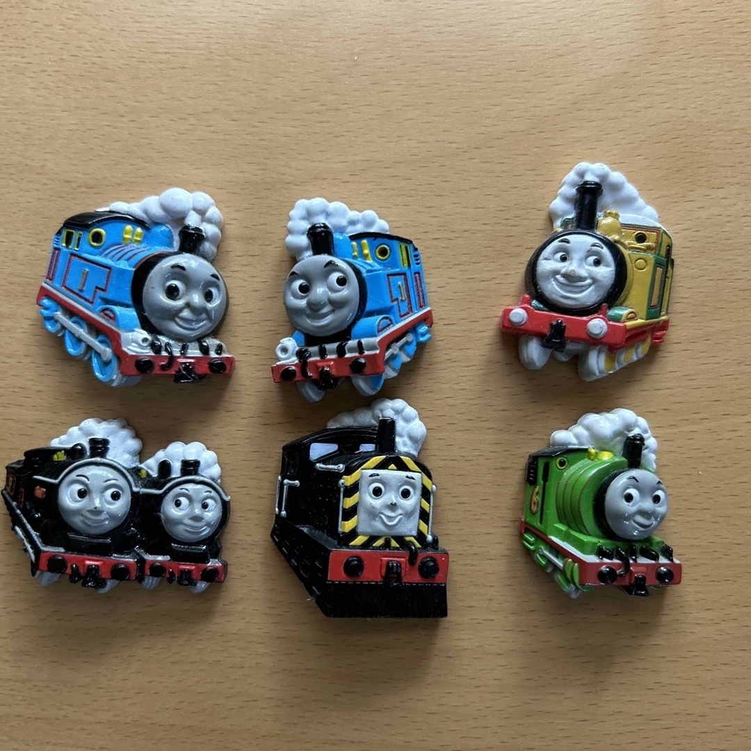 THOMAS(トーマス)の機関車トーマス　マグネット14こセット キッズ/ベビー/マタニティのおもちゃ(電車のおもちゃ/車)の商品写真