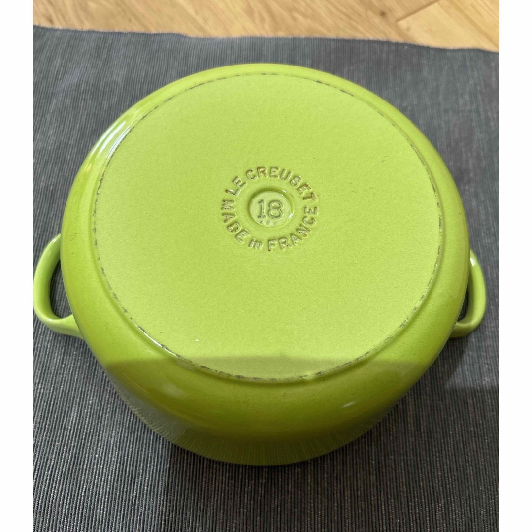 LE CREUSET(ルクルーゼ)のル・クルーゼ　ココットロンド18㎝ インテリア/住まい/日用品のキッチン/食器(鍋/フライパン)の商品写真