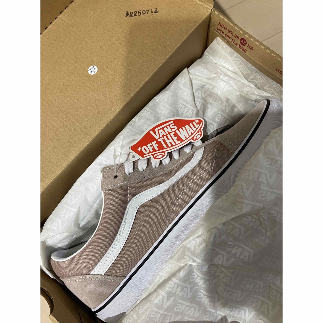 VANS(ヴァンズ)の27cm【vans】US企画　ペールベージュ　オールドスクール メンズの靴/シューズ(スニーカー)の商品写真