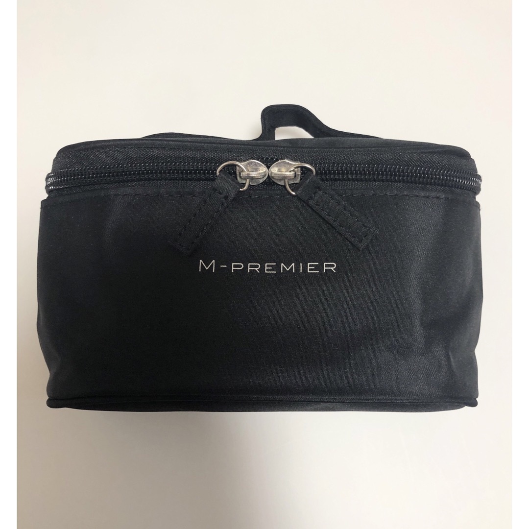 M-premier(エムプルミエ)の新品★M-premier★エムプルミエ★ポーチ★タオル★黒 レディースのファッション小物(ポーチ)の商品写真