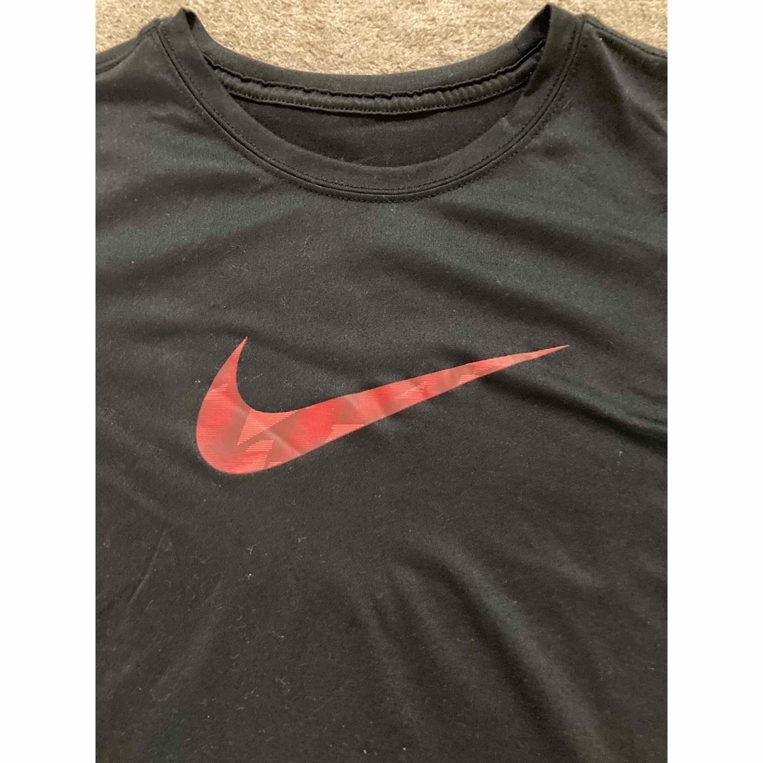 NIKE(ナイキ)のキッズ　NIKE Tシャツ　トップス　ナイキ キッズ/ベビー/マタニティのキッズ服男の子用(90cm~)(Tシャツ/カットソー)の商品写真