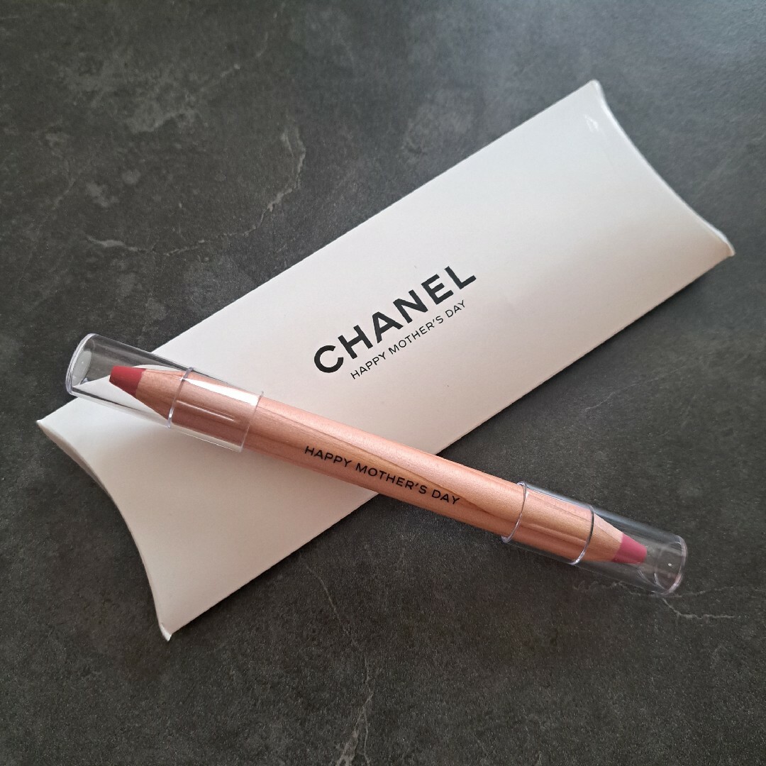CHANEL(シャネル)の【非売品】CHANEL　色鉛筆 エンタメ/ホビーのアート用品(色鉛筆)の商品写真
