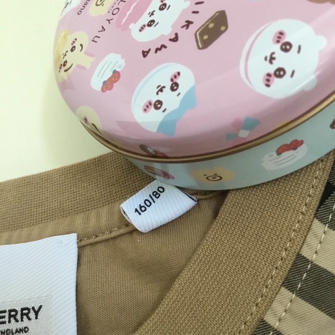 Burberry キッズ14Y Tシャツ大人も着れる 美品品番8053953 Burberry キッズ14Y Tシャツ大人も着れる 美品品番8053953