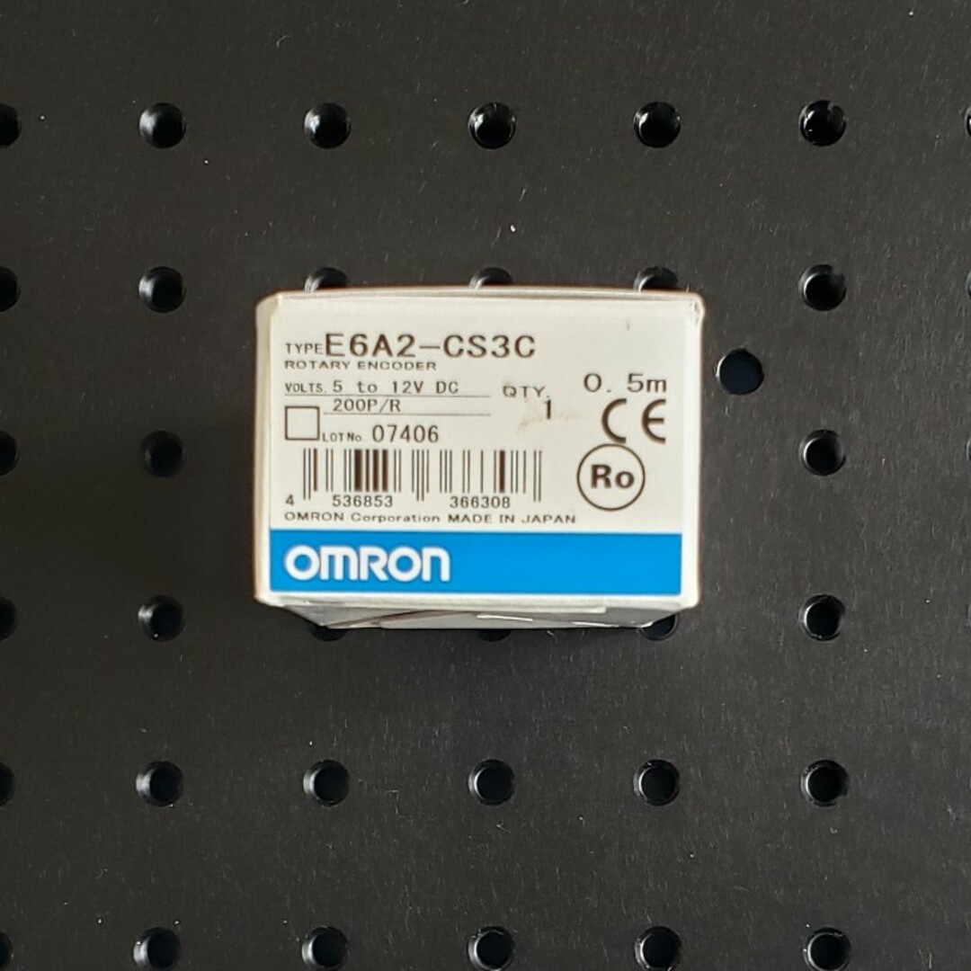 OMRON(オムロン)のomron エンコーダ インクリメンタル形 E6A2-C ハンドメイドの素材/材料(各種パーツ)の商品写真