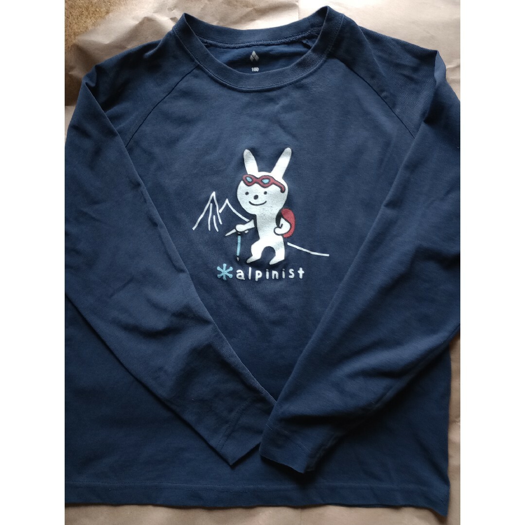 mont bell(モンベル)のひろきママさん専用　モンベルTシャツ(ウィックロン・長袖)　　くま、うさぎ　2枚 スポーツ/アウトドアのアウトドア(登山用品)の商品写真