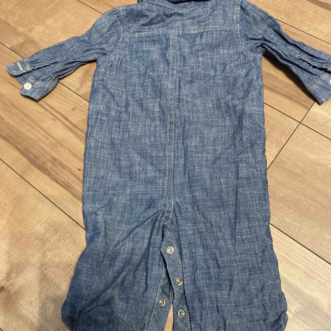 babyGAP(ベビーギャップ)のデニムロンパース GAP（60） キッズ/ベビー/マタニティのベビー服(~85cm)(ロンパース)の商品写真