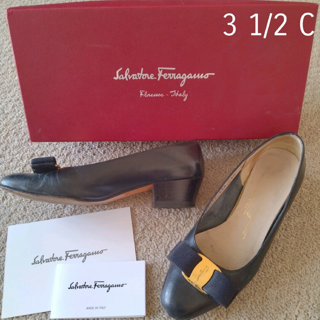 フェラガモ　パンプス　3.5C 21-21.5cm　紺ネイビー　VARA SS レディースの靴/シューズ(ハイヒール/パンプス)の商品写真