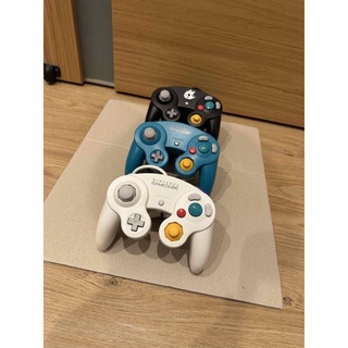 ニンテンドーゲームキューブ(ニンテンドーゲームキューブ)のゲームキューブ コントローラー ホワイト スマブラブラック エメラルド(その他)