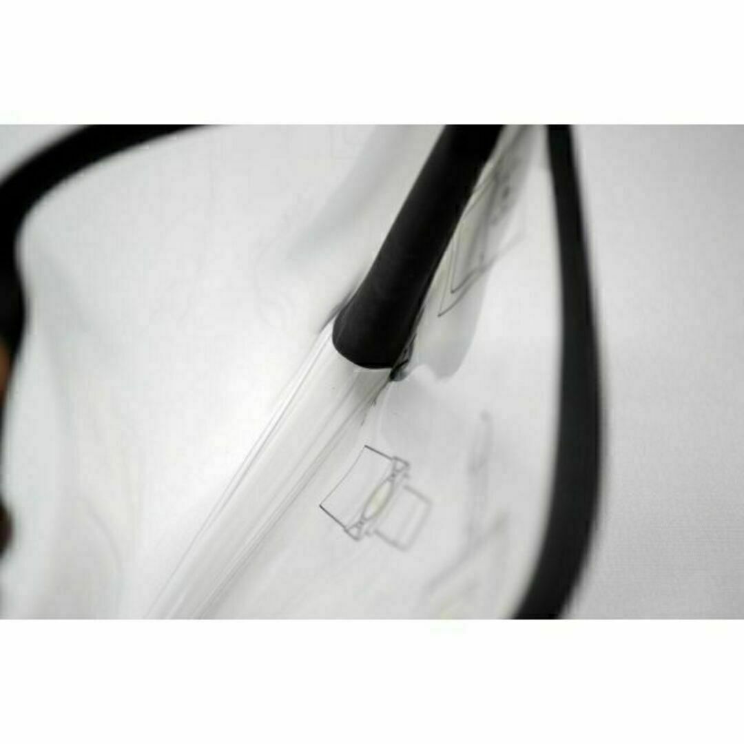 Yves Saint Laurent(イヴサンローラン)のyslpJ 新品未使用本物 YSL イヴサンローラン　ノベルティクリアポーチ レディースのファッション小物(ポーチ)の商品写真