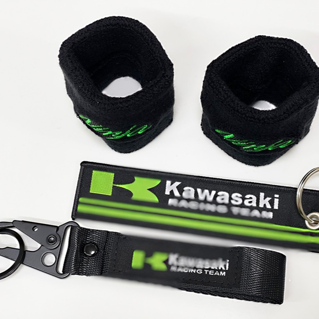 カワサキ(カワサキ)の別体ブレーキリザーブタンクカバー&キーホルダーSET Ninja ニンジャ 新品 自動車/バイクのバイク(装備/装具)の商品写真