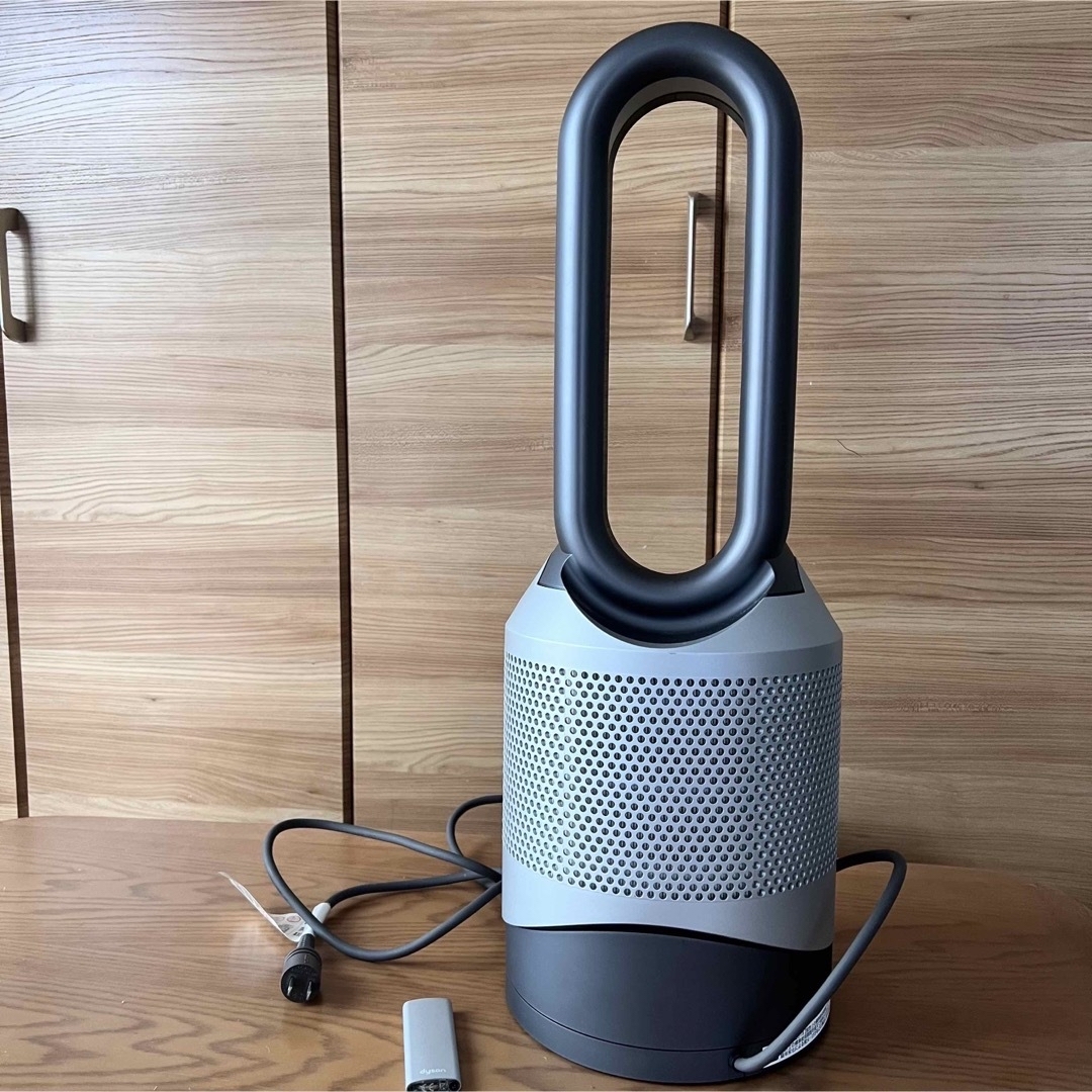 Dyson(ダイソン)のDyson Pure Hot+Cool 空気清浄機能付きファンヒーター スマホ/家電/カメラの生活家電(空気清浄器)の商品写真