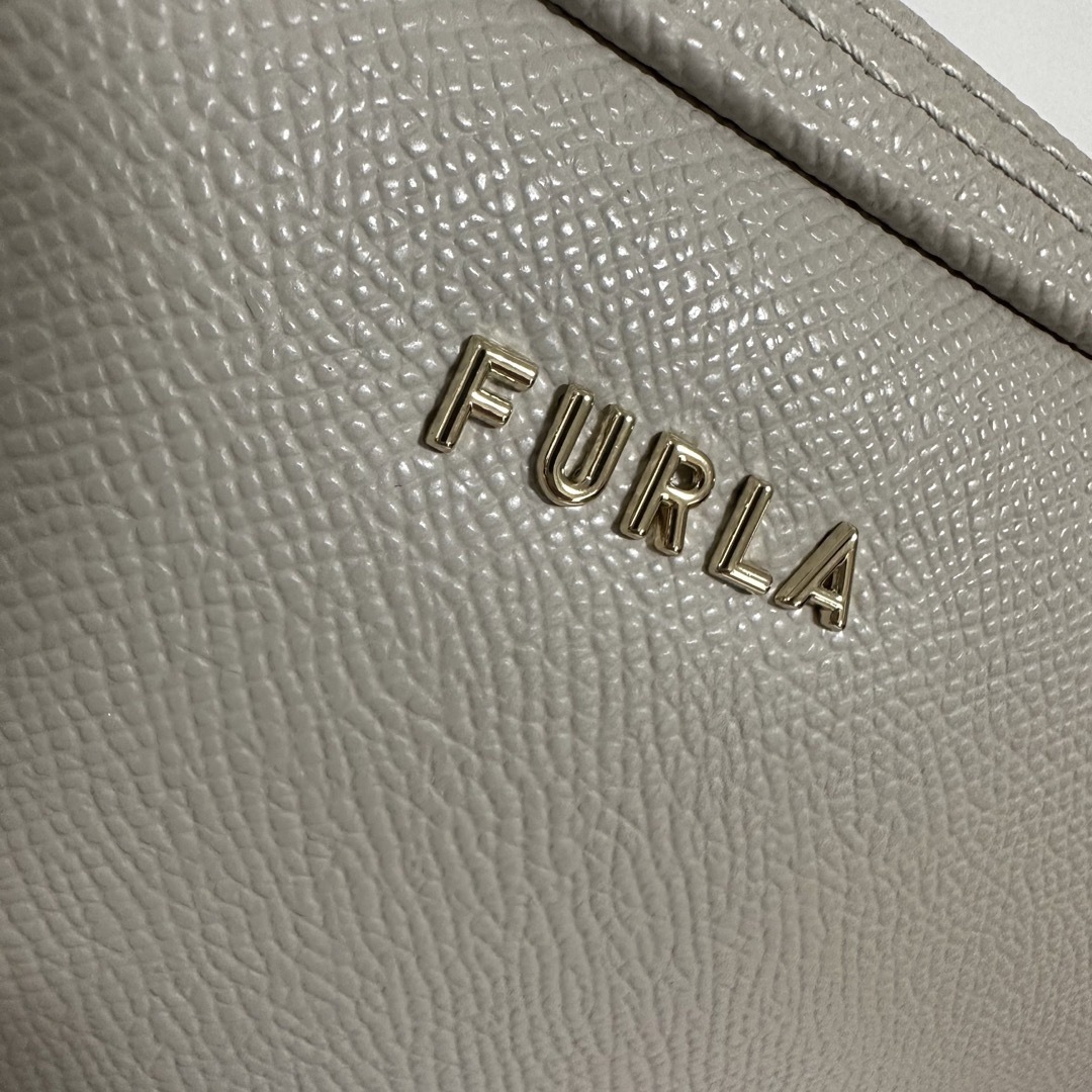 【新品 レア！】 FURLA ハート❤️ストラップ♪ クロスボディ ショルダー