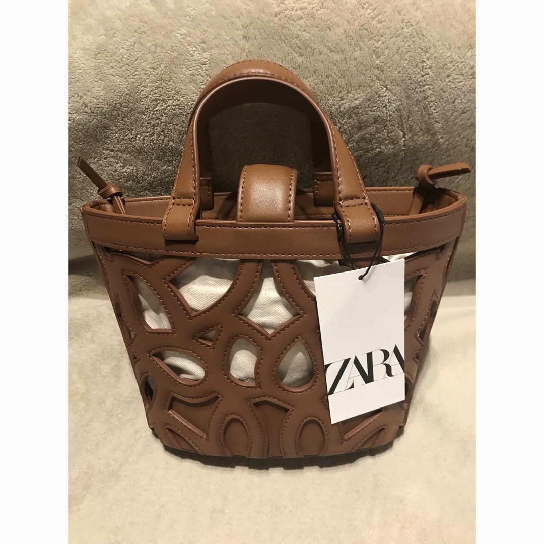 ZARA(ザラ)のZARA カットワークミニトートバッグ レディースのバッグ(トートバッグ)の商品写真