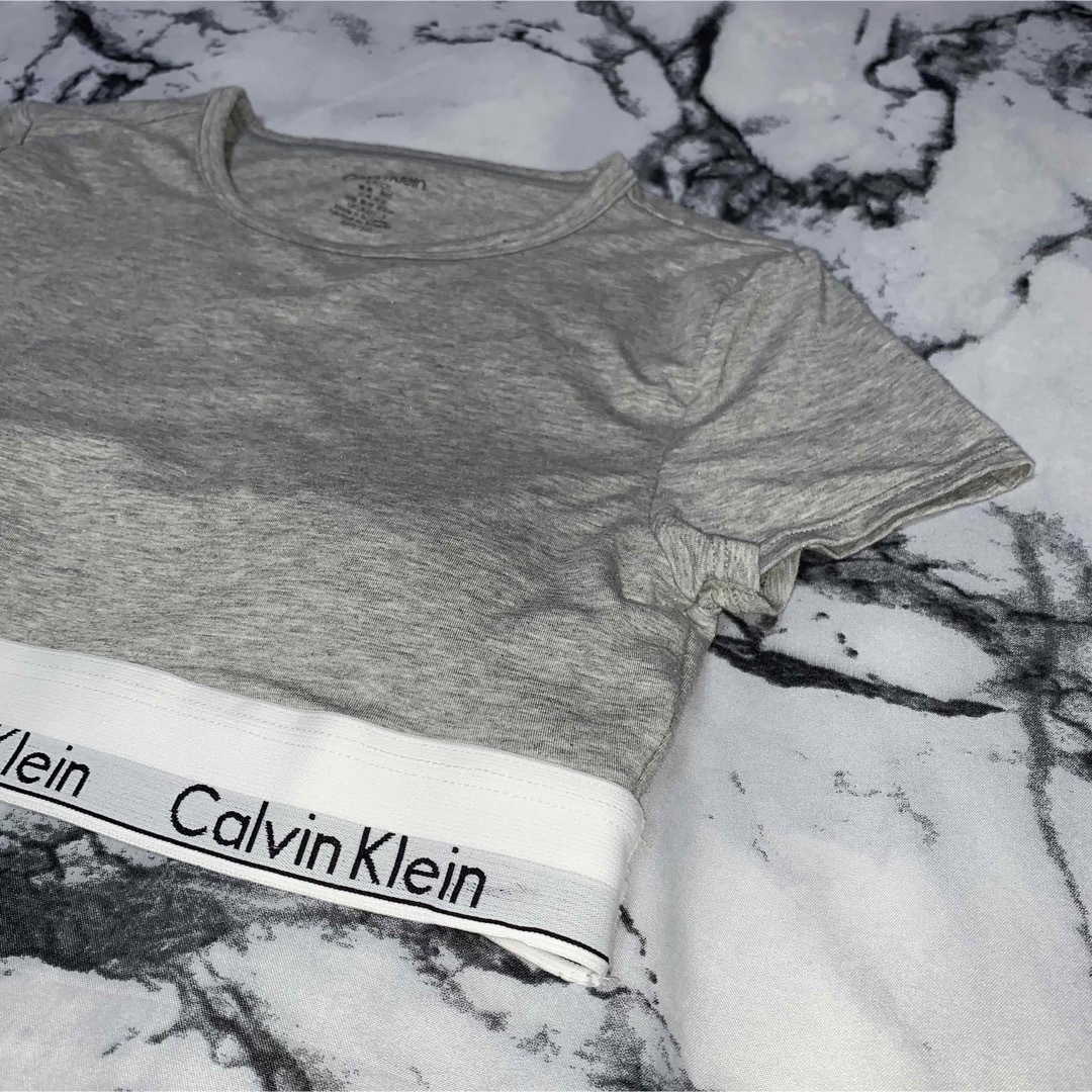 Calvin Klein(カルバンクライン)のCalvin Klein カルバンクライン パッド付き トップス レディースのトップス(Tシャツ(半袖/袖なし))の商品写真