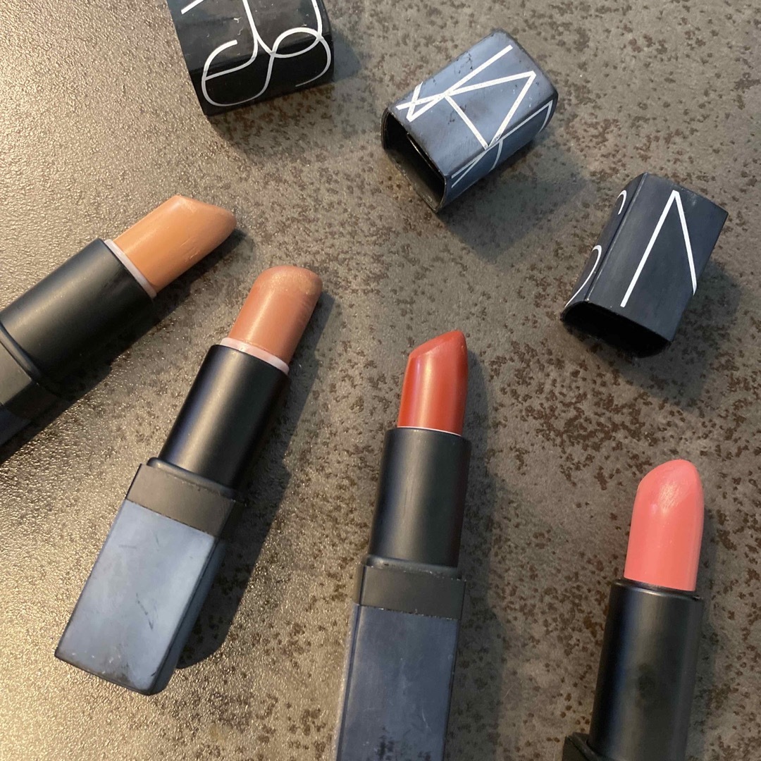 NARS(ナーズ)のNARS リップグロス & リップスティク　★合計17本★おまけあり コスメ/美容のベースメイク/化粧品(リップグロス)の商品写真