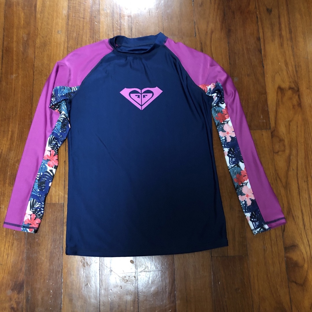 Roxy(ロキシー)のROXY ロキシー　ラッシュガード　XL レディースの水着/浴衣(水着)の商品写真