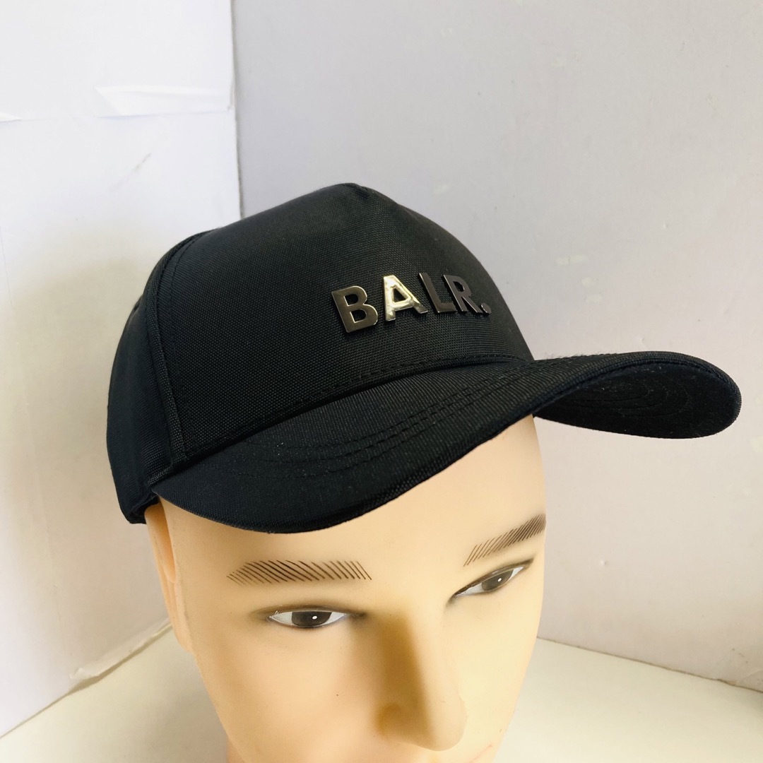 BALR ボーラー　メタルロゴ ベースボールキャップ ブラック メンズの帽子(キャップ)の商品写真