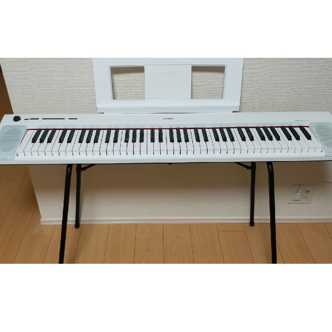 ヤマハ YAMAHA 電子キーボード piaggero ホワイト NP-32WH 楽器の鍵盤楽器(キーボード/シンセサイザー)の商品写真