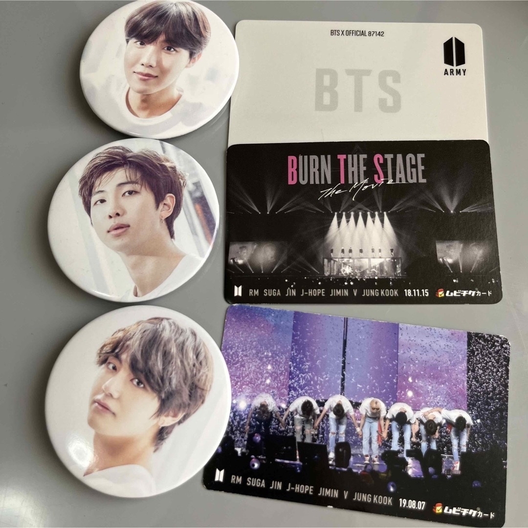 防弾少年団(BTS)(ボウダンショウネンダン)の【即日発送】 BTS グッズ① エンタメ/ホビーのCD(K-POP/アジア)の商品写真