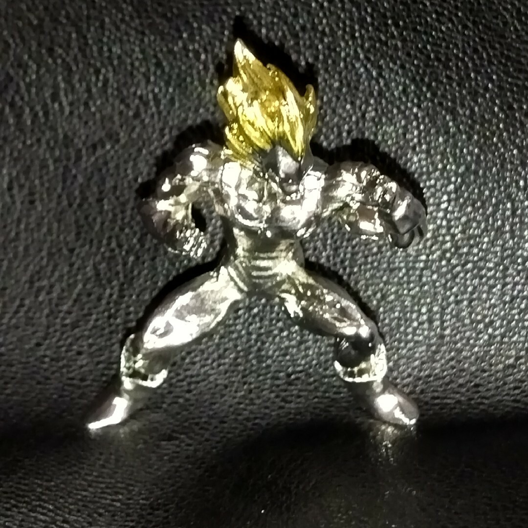 ドラゴンボール(ドラゴンボール)のスーパーサイヤ人 ベジータ 構え 金✕銀 フィギュア ハンドメイドのおもちゃ(フィギュア)の商品写真
