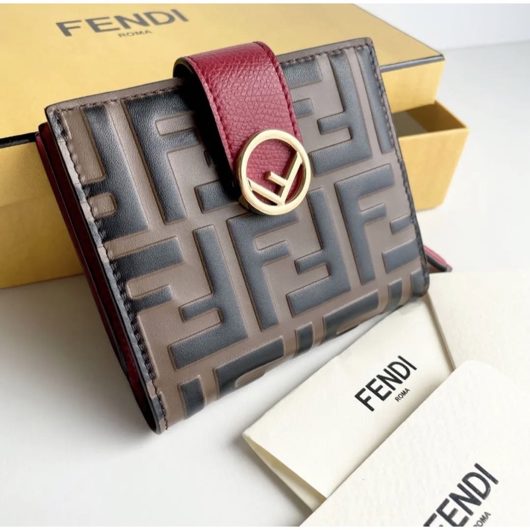 FENDI - FENDI 二つ折り財布の通販 by aaak.shop｜フェンディならラクマ