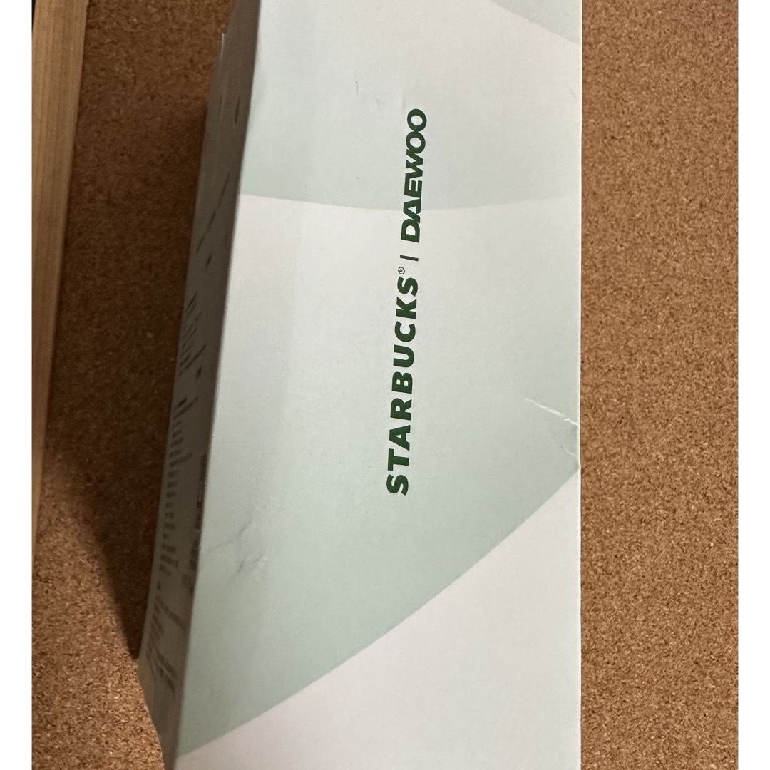 Starbucks Coffee(スターバックスコーヒー)の日本未入荷レア★スターバックス チャイナ×DAEWOO ハンディ扇風機 ホワイト スマホ/家電/カメラの冷暖房/空調(扇風機)の商品写真