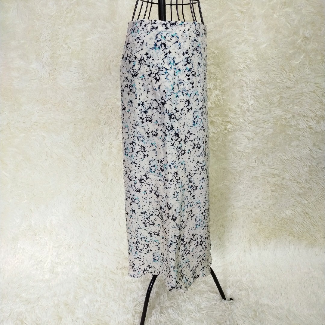 ESTNATION(エストネーション)のエストネーション【36】フレアスカート　花柄　総柄　薄手　日本製 レディースのスカート(ひざ丈スカート)の商品写真