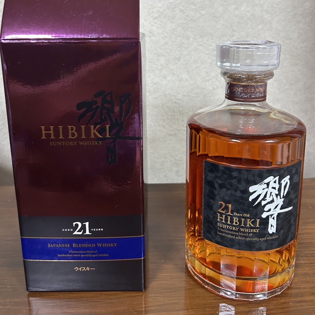 サントリー ウイスキー 響21年 700ml箱付の通販 by tag0651's shop|ラクマ