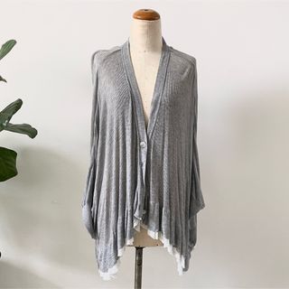 イリアンローヴ(iliann loeb)のiliann loeb♡TOPGAS V Neck Cardigan 美品(カーディガン)