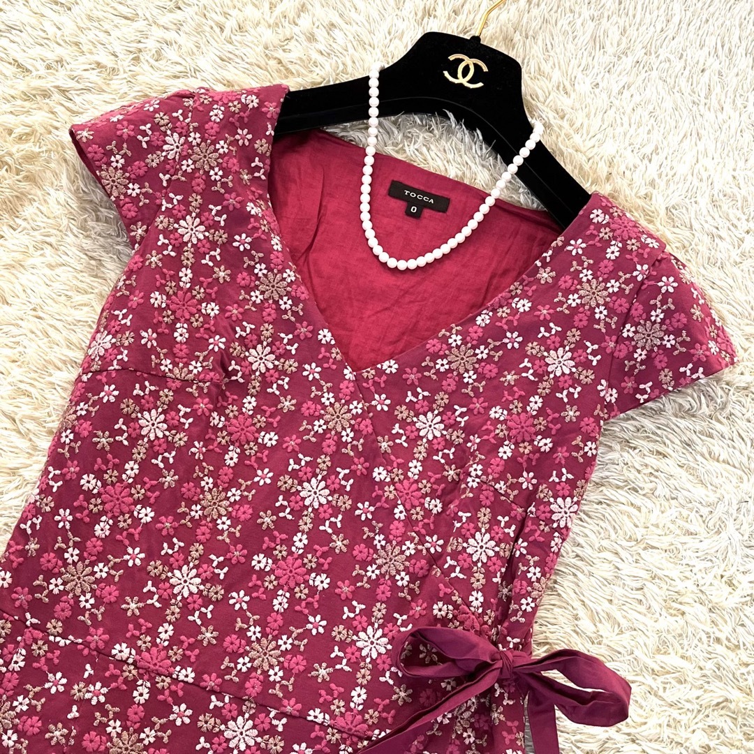 【美品】トッカ 花柄刺繍ワンピース ウエストリボン Vネック ワインレッド 0