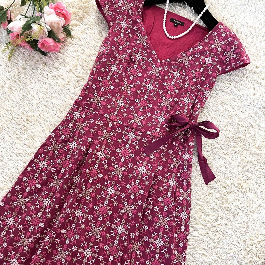【美品】トッカ 花柄刺繍ワンピース ウエストリボン Vネック ワインレッド 0