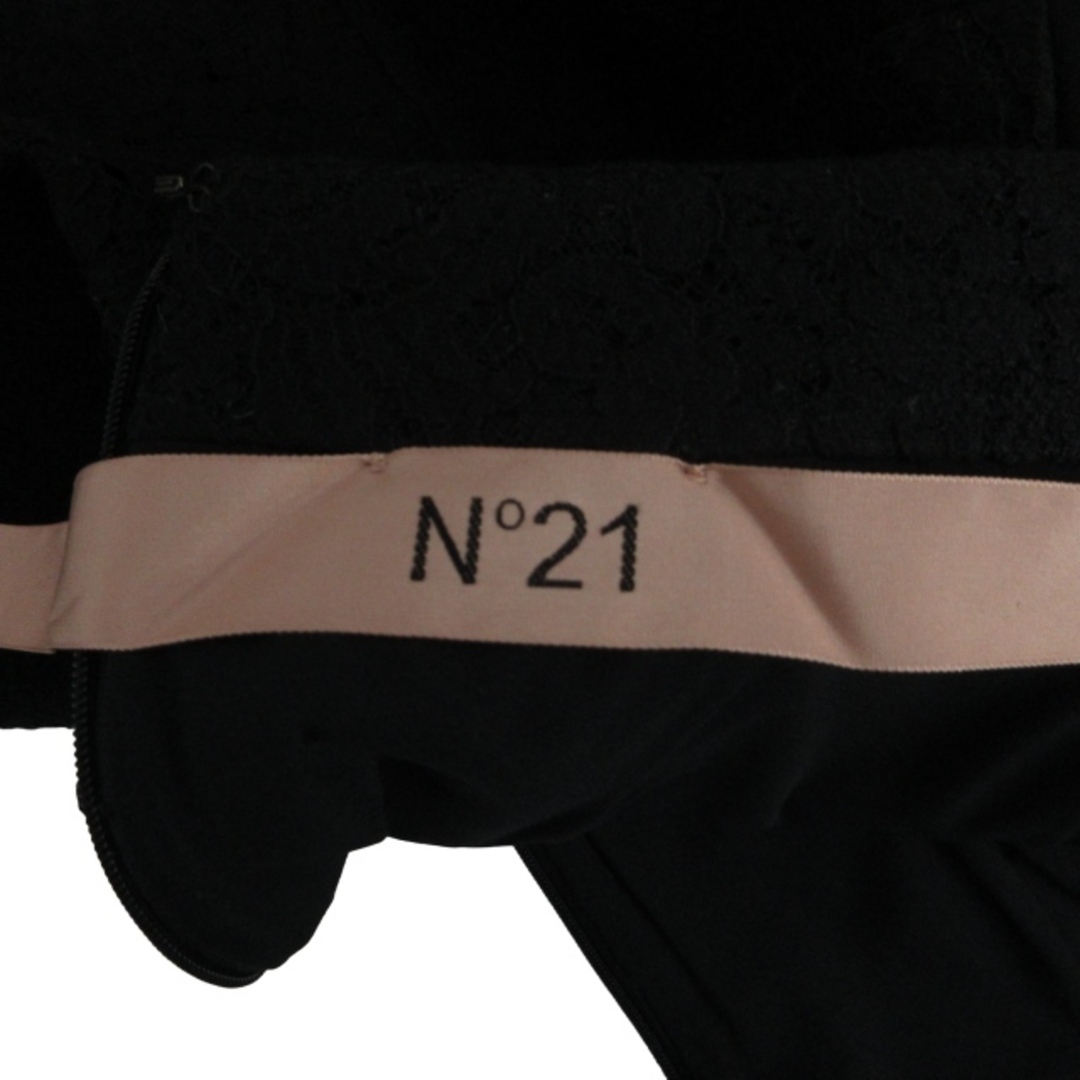 N°21(ヌメロヴェントゥーノ)のヌメロヴェントゥーノ N°21 美品 フレアスカート レース 切替 黒 40 レディースのスカート(ひざ丈スカート)の商品写真