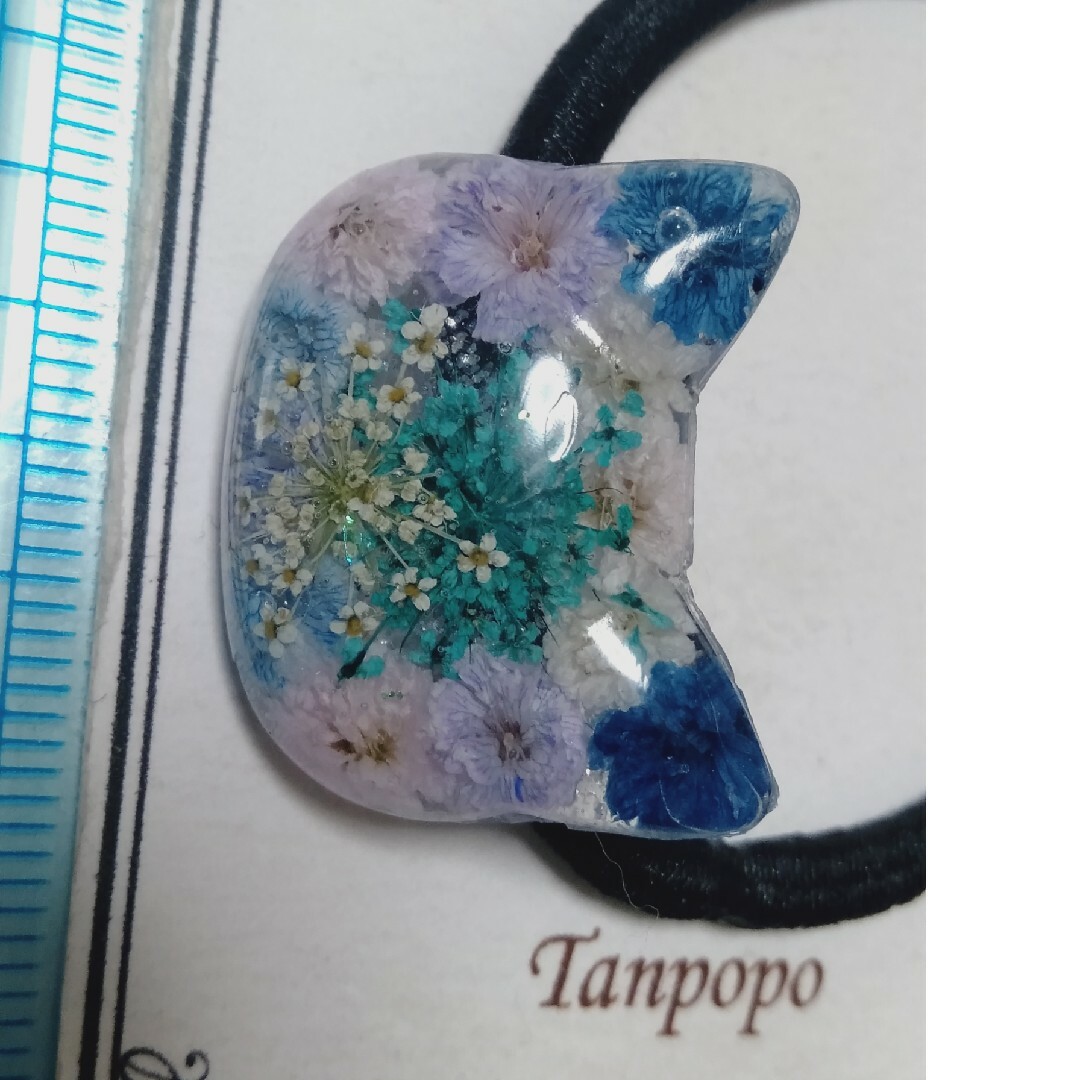 ヘアゴム ハンドメイド レジン☆ 可愛いお花 の 猫ちゃん❀ฅ•ω•ฅ 青色