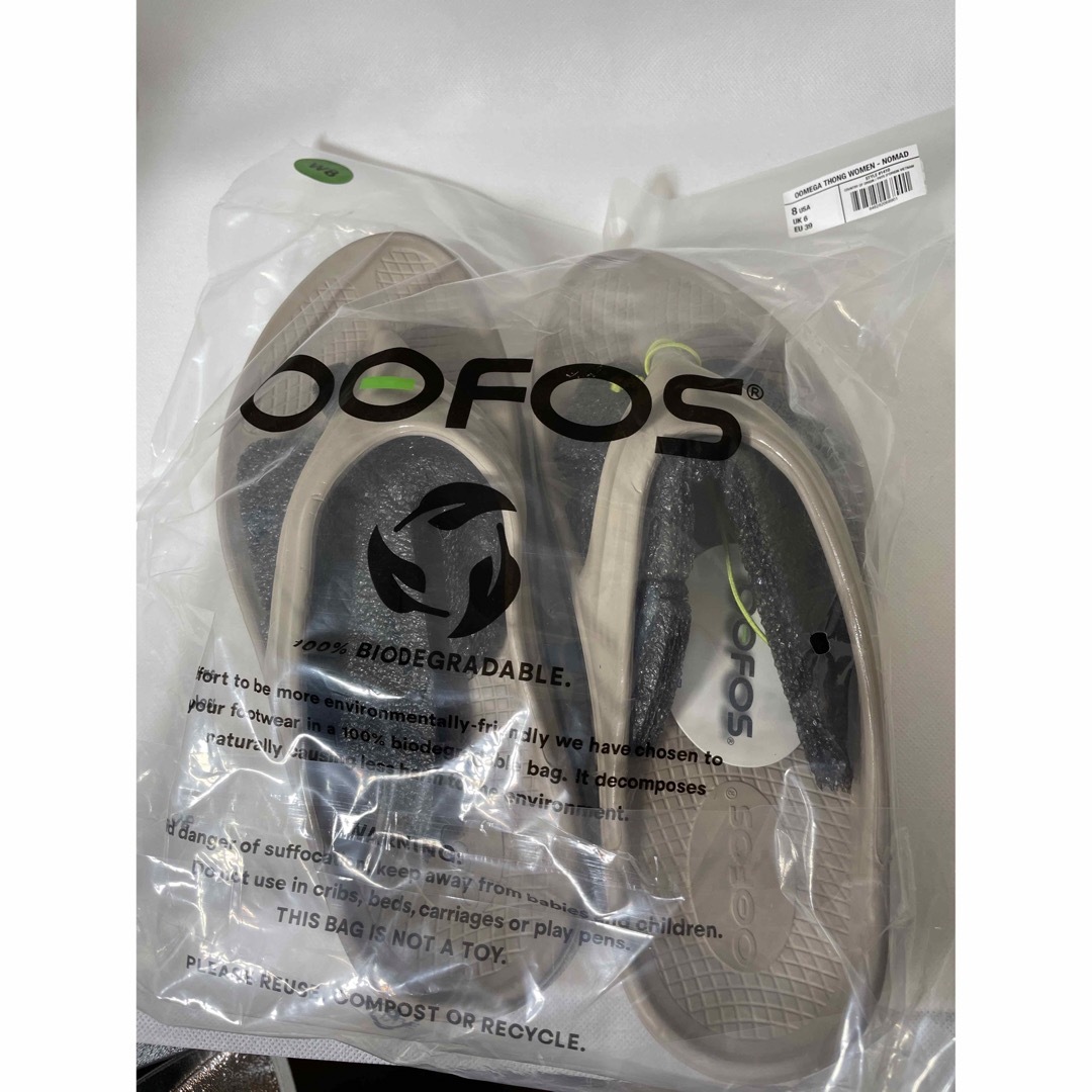 OOFOS(ウーフォス)のOOFOS  ウーフォス　OOmega nomad レディースの靴/シューズ(サンダル)の商品写真