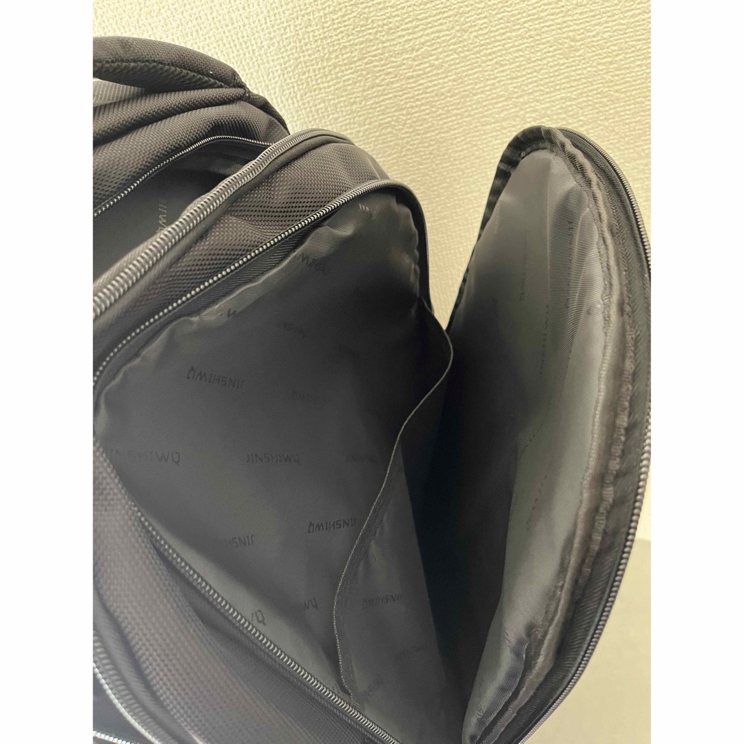 リュック　バックパック　クロ　旅行カバン メンズのバッグ(ビジネスバッグ)の商品写真