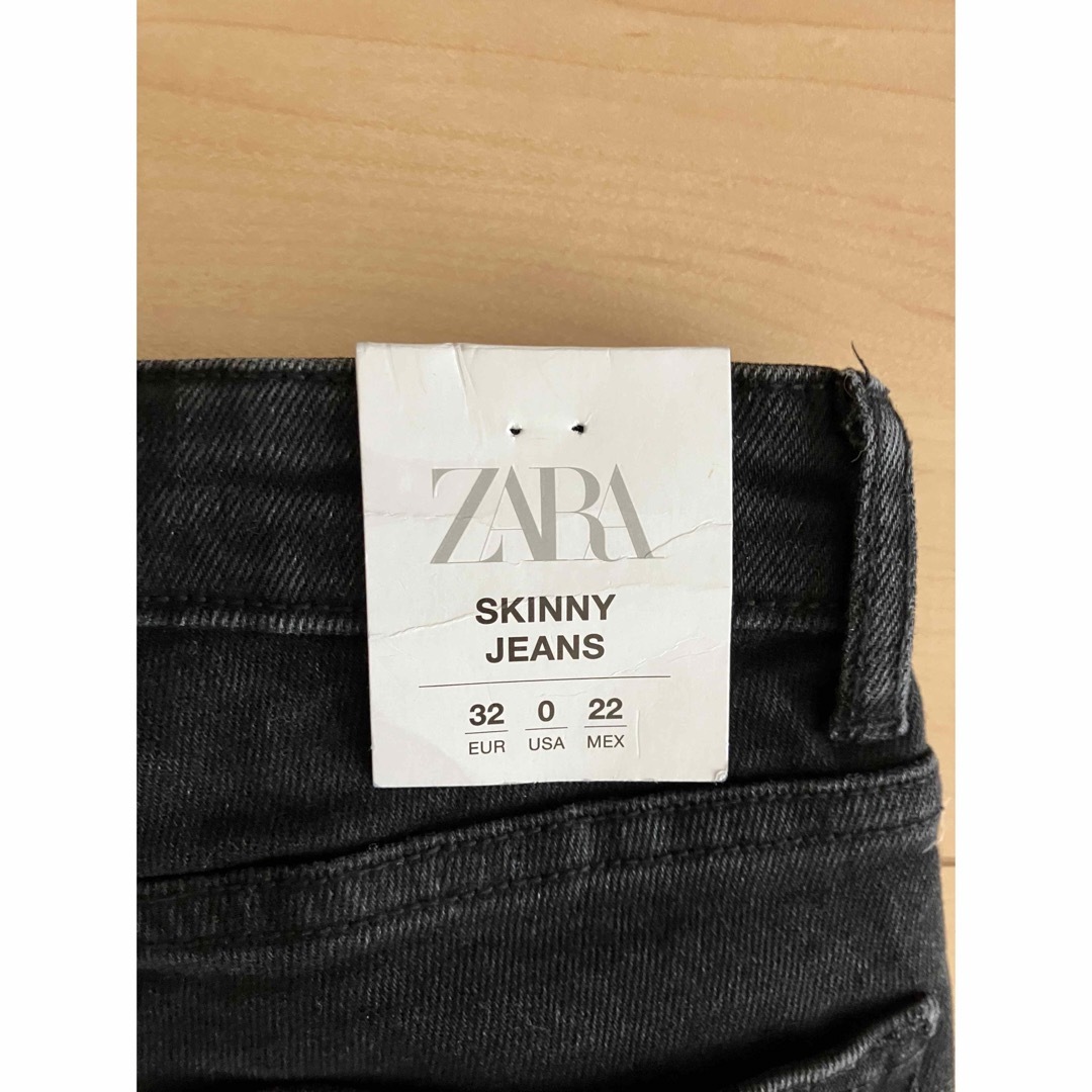 ZARA(ザラ)のZARA デニムスキニー　ブラック レディースのパンツ(デニム/ジーンズ)の商品写真