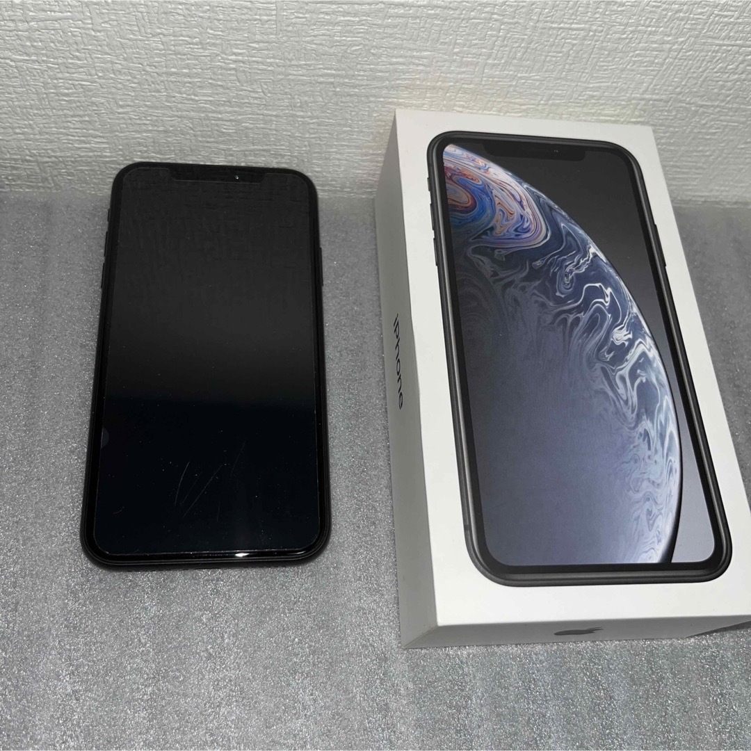 iPhone XR Black 64 GB au