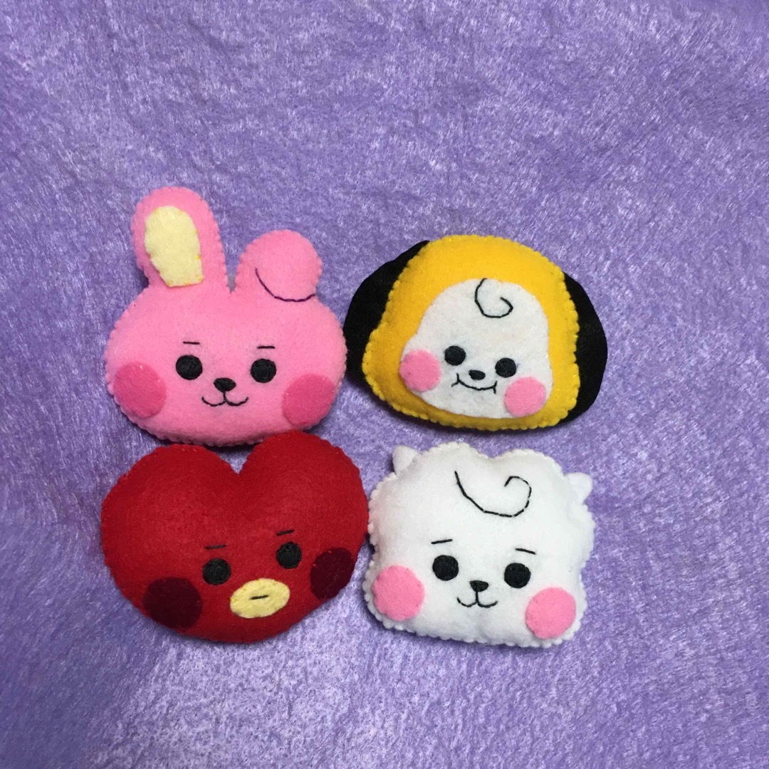 bt21 RJ CHIMMY TATA COOKY ぬいぐるみバッジ ハンドメイドのぬいぐるみ/人形(ぬいぐるみ)の商品写真