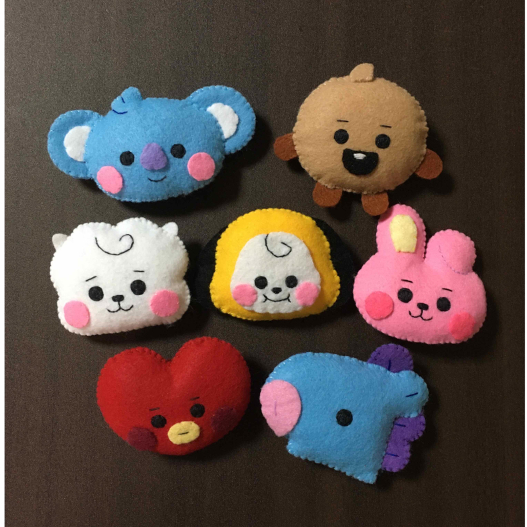 bt21 RJ CHIMMY TATA COOKY ぬいぐるみバッジ ハンドメイドのぬいぐるみ/人形(ぬいぐるみ)の商品写真