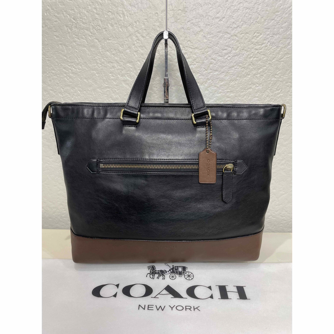 [値下げしました]coach、メンズ、革トート、A4PC収納可、肩がけストラップ