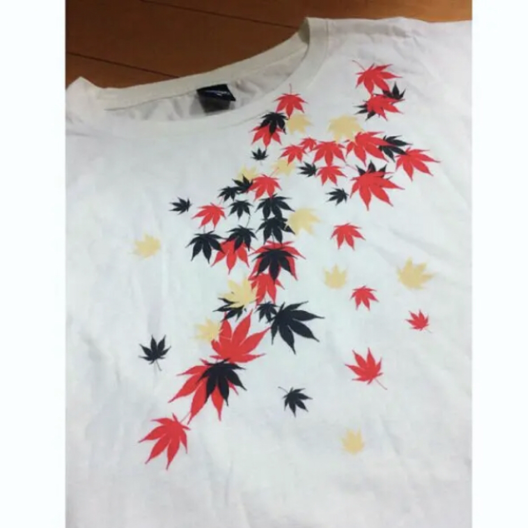 Design Tshirts Store graniph(グラニフ)のグラニフモミジデザインコットンカットソー メンズのトップス(Tシャツ/カットソー(半袖/袖なし))の商品写真