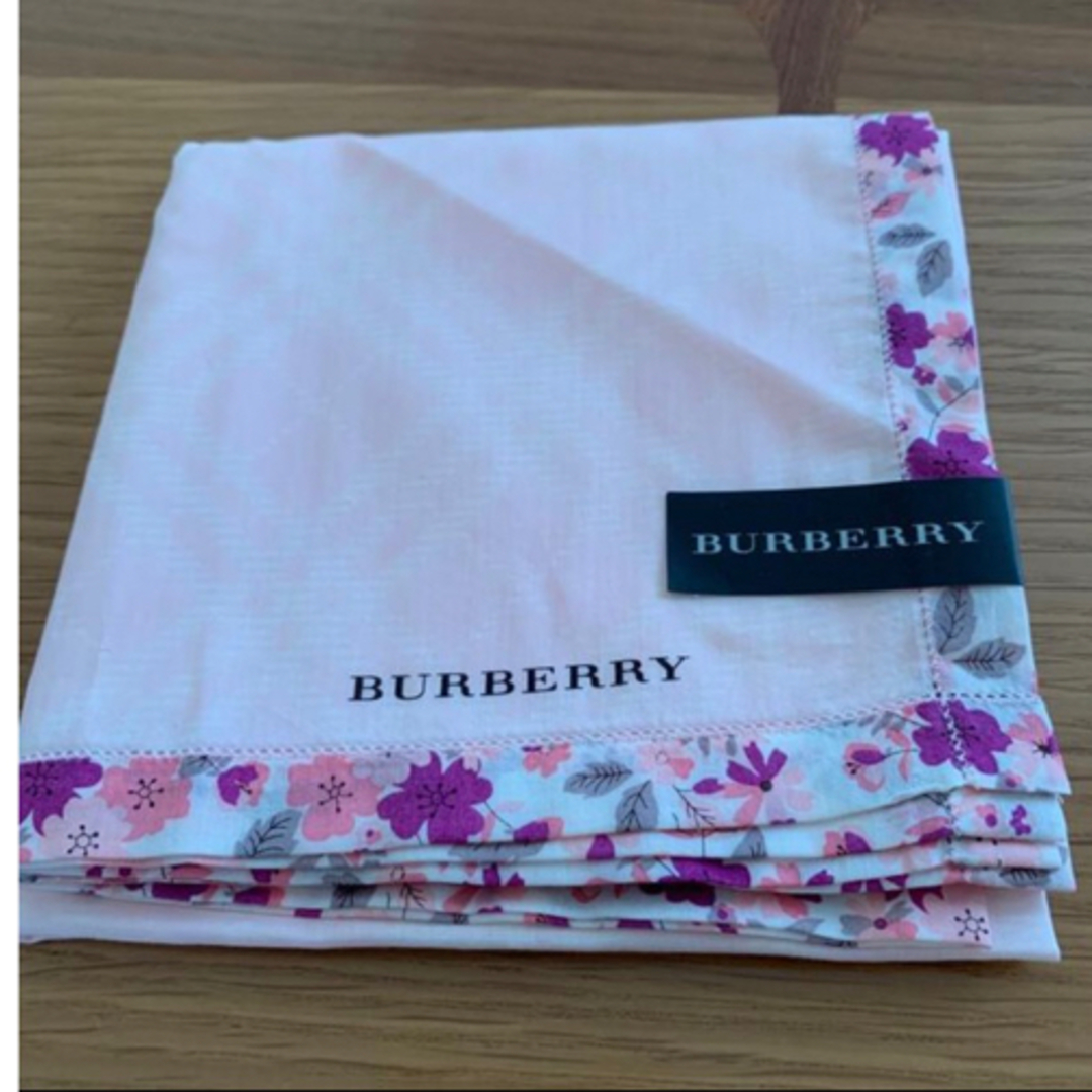 BURBERRY(バーバリー)のバーバリー　ハンカチ　スカーフ　ピンク レディースのファッション小物(ハンカチ)の商品写真