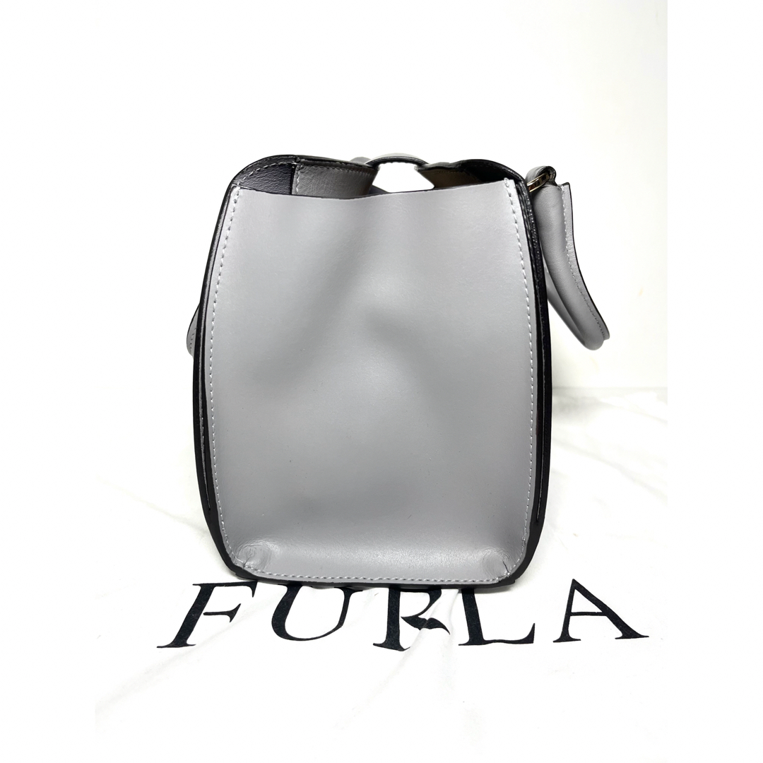 【美品】フルラ　ミラノ　2way　ハンドバッグ　ロゴ金具　レザー　グレージュ